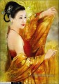 Jeune fille chinoise en jaune